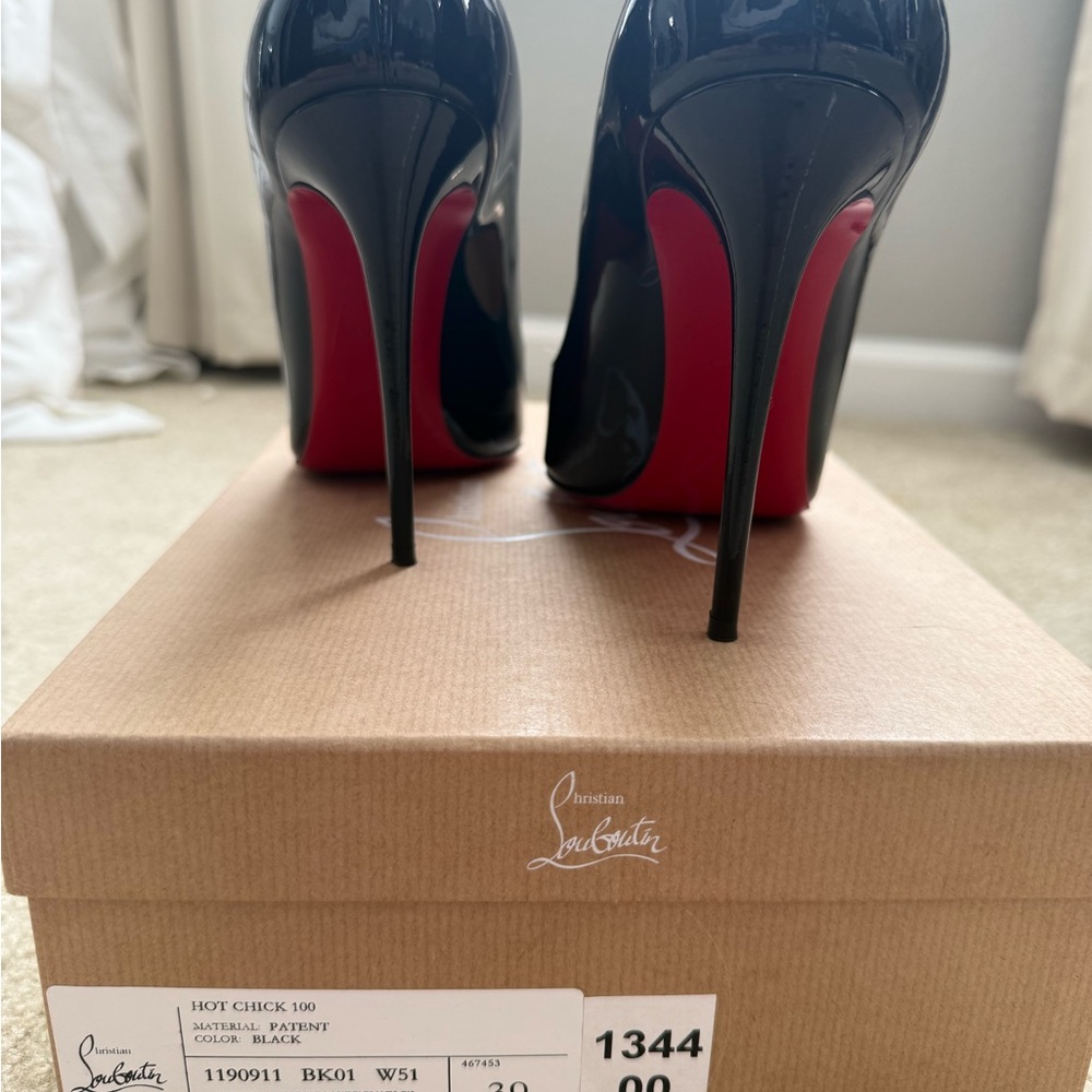 Christian Louboutin Hot Chick 100 Black Patent Pumps EU 39 US 8.5